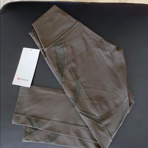 Wunder Under HR Crop 21” Mesh